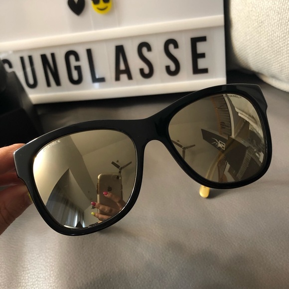 ***SOLD***Authentic CHANEL sunglasses 🕶 like new - Picture 2 of 11